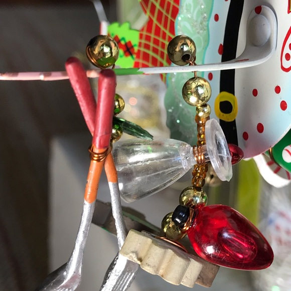 Karen Rossi Collectibles “Santa Golfer” Ornament - Picture 2 of 4